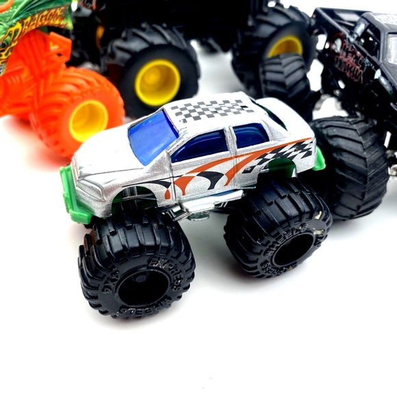 Big Truck Toy Cars Playset Lot of 6 Children Kids Big Wheels Boys - Picture 6 of 8